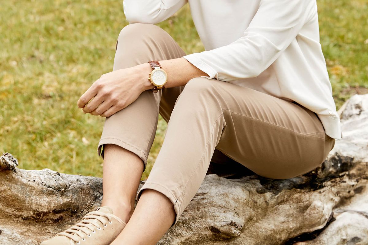 De juiste pasvorm van de damesbroeken met elastiek rondom bij DRESSYOURPARENTS for stylish seniors