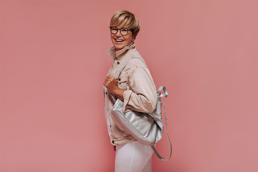 Mevrouw met een tas
