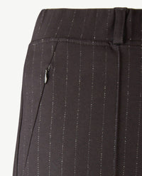 Brax Raphaela - Lillyth  Kick - Elastiek rondom jersey - Korte lengte - Krijtstreep met glansgaren - Zwart
